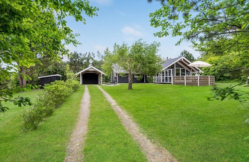 Grenaa House | Beautiful home in Grenaa with sauna