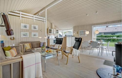 Hojslev House | Beautiful Home In Højslev With Wifi