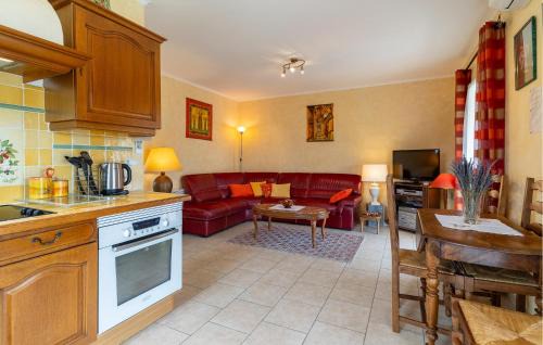 Lauris House | Beautiful Home In Lauris With Wifi