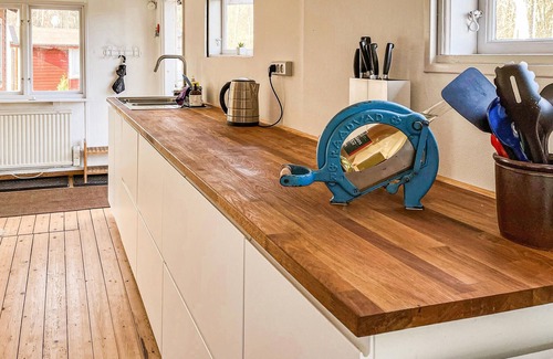 Loderup House | Beautiful home in Löderup with kitchen
