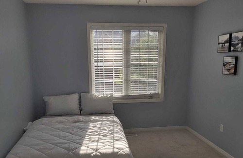 Newmarket House | Beautiful Home in Newmarket, Ontario, 5 minutes from big plaza