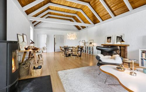 Odense House | Beautiful Home In Odense M With Wifi