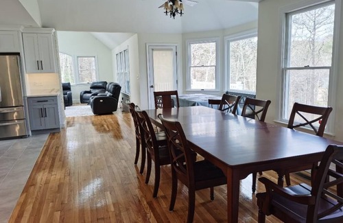 Orleans House | Beautiful home in Orleans. Park, Beach, Lake & Ocean. Telsa charge