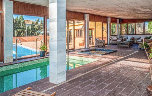 Otura House | Beautiful Home In Otura With Kitchen