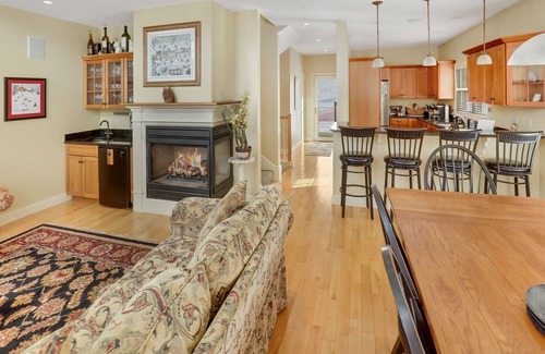Thornton House | Beautiful home in Owl’s Nest close to ski resorts