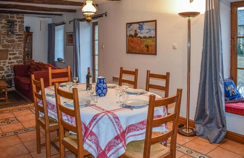 Pluduno House | Beautiful home in Pluduno with 4 Bedrooms and WiFi