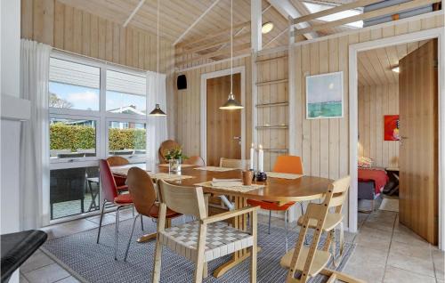 Grønninghoved Strand House | Beautiful Home In Sjølund With Wifi