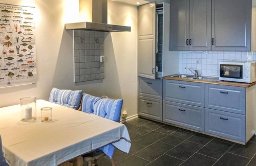 Torangsvag House | Beautiful home in Storebø with WiFi