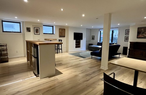 Monkland Village House | Beautiful Home In The Heart Of NDG