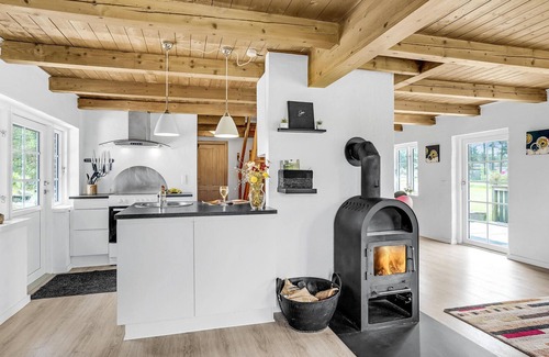 Øhuse House | Beautiful home in Ulfborg with kitchen
