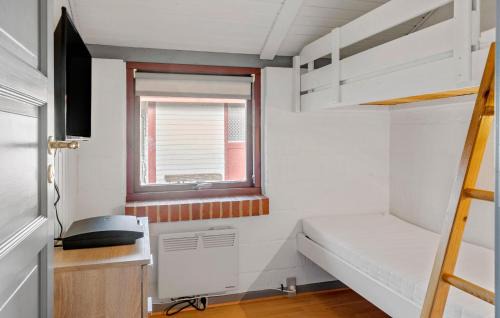 Sønder Nissum House | Beautiful Home In Ulfborg With Wifi