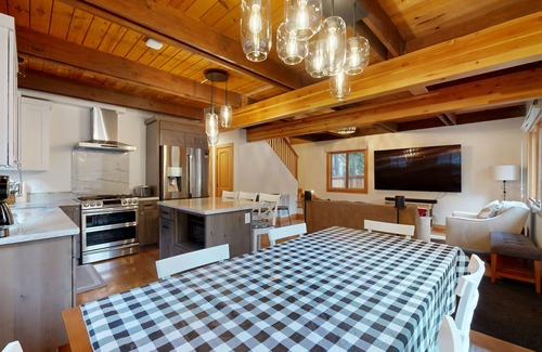 Sunnyside House | Beautiful home located on the West Shore of Lake Tahoe with game room & deck