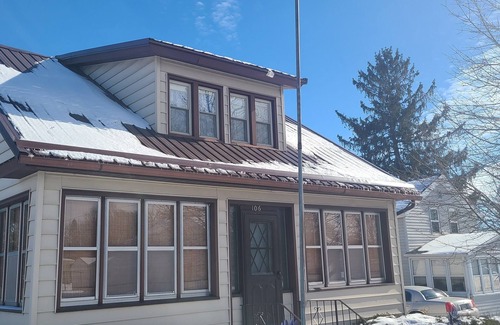 Fox Lake House | Beautiful home located near Beautiful lake, parks & Aquatic center