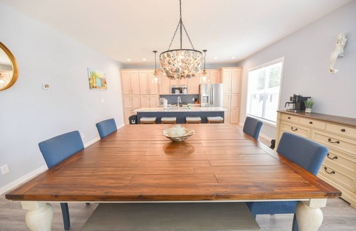 Long Neck House | Beautiful home - marina, beach, pools, family, pets!