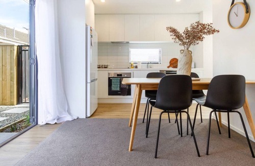 Christchurch House | Beautiful home Near CBD Pet Friendly with Carpark