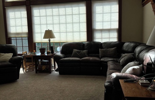 Hobart House | Beautiful home near Lambeau Field in quiet subdivision