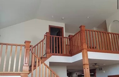 Hobart House | Beautiful home near Lambeau Field in quiet subdivision
