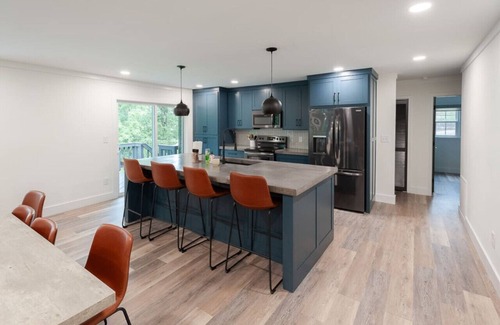 Seneca House | Beautiful Home near South Keowee "Sparrow’s Haven"