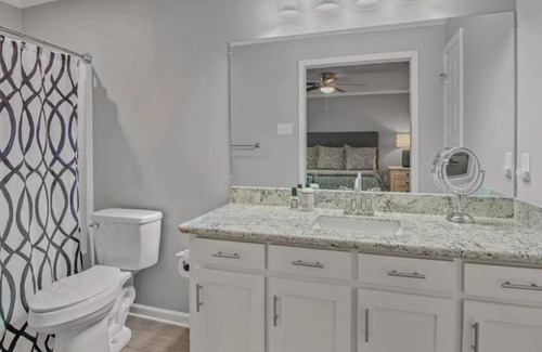 South Baton Rouge House | Beautiful Home off Historic Highland Rd!