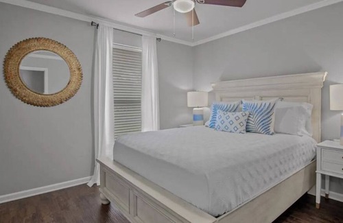 South Baton Rouge House | Beautiful Home off Historic Highland Rd!