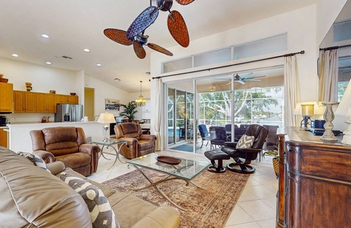 Caloosahatchee House | Beautiful home on the canal with pool & dock - Relax in paradise!