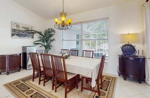 Caloosahatchee House | Beautiful home on the canal with pool & dock - Relax in paradise!