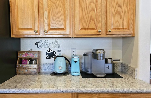 Kingman House | Beautiful home. Perfect for traveling business guests and families.