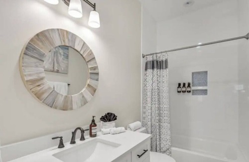 Behrman House | Beautiful home quiet neighborhood. We’re five minutes from Bourbon Street.