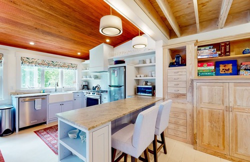 Camden House | Beautiful home right in town with private hot tub, firepit & lovely grounds