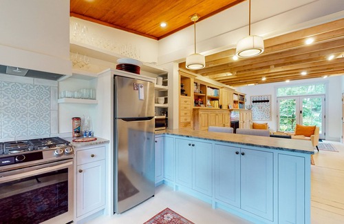 Camden House | Beautiful home right in town with private hot tub, firepit & lovely grounds