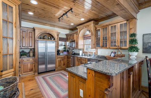 Ellijay House | Beautiful home right on the Cartecay River