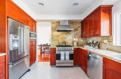 Woodland Hills House | Beautiful Home Stunning Views W/Salt Water Pool