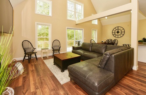Eidelweiss Village House | Beautiful Home W/ 3 Night Min. Central Air Conditioning & Private Fire Pit