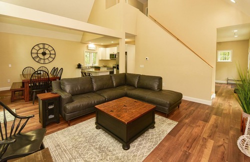 Eidelweiss Village House | Beautiful Home W/ 3 Night Min. Central Air Conditioning & Private Fire Pit