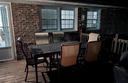 Taylors House | Beautiful Home. W/Hot Tub. Great Location
