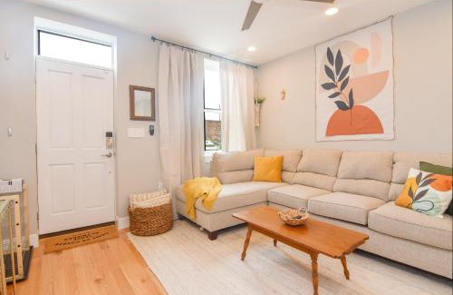 Downtown Baltimore House | Beautiful Home w/Rooftop Deck Within A 5 Mintue Walk To Johns Hopkins Hospital