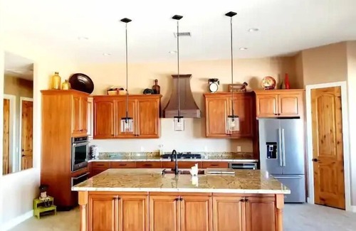 Cottonwood-Verde Village House | Beautiful Home with Incredible Red Rock Views With Outdoor Fire Pit