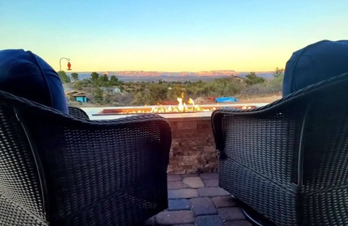 Cottonwood-Verde Village House | Beautiful Home with Incredible Red Rock Views With Outdoor Fire Pit