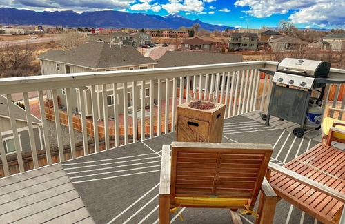 Fountain House | Beautiful home with Mountain View’s!