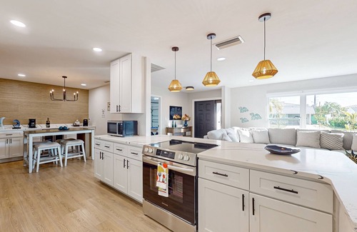 South Sarasota House | Beautiful home with private pool and space for the whole family