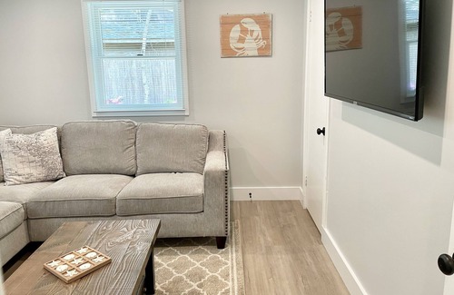 Springs House | Beautiful Home with walking distance to the beach and new 46ft pool!