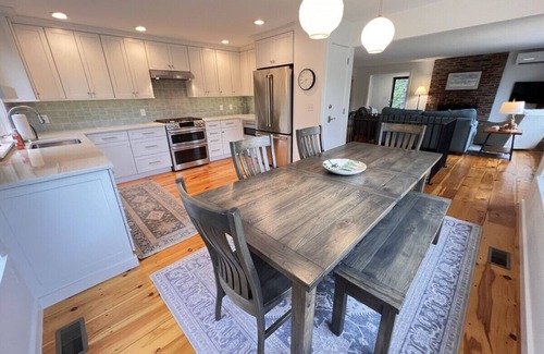 South Londonderry House | Beautiful home with lots to explore outdoors