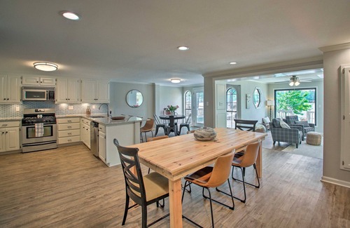 Piney House | Beautiful Hot Springs lake house on Lake Hamilton steps away from the lake!