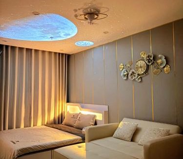 District 9 Bed & Breakfast | Beautiful Hotel Vinhomes Grand Park - Long Bình