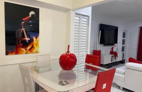 Flagami Apartment | Beautiful House 7 min from Miami Airport w FREE parking