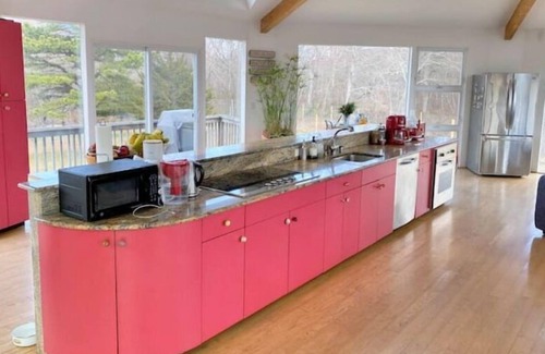 Riverhead House | Beautiful House by the Lake!
