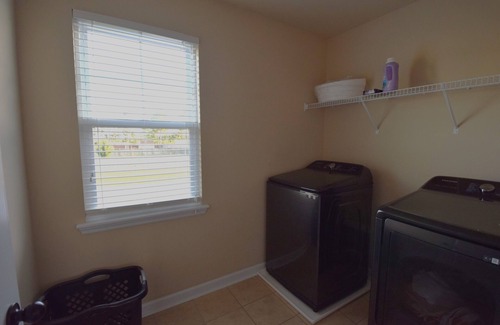 Hubert House | Beautiful house in highly sought-after neighborhood of Peytons’ Ridge, Hubert