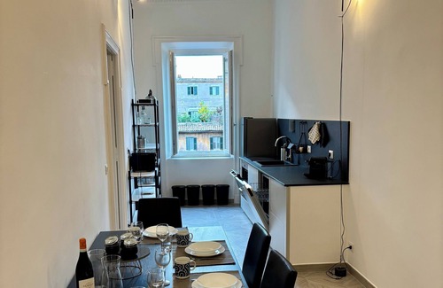 Rome City Centre Apartment | Beautiful house in the heart of Rome 20 meters from Piazza Venezia and Trevi Fountain