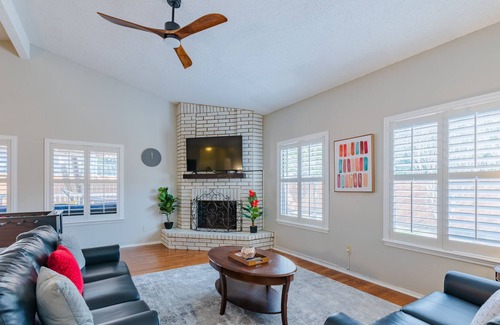 North San Antonio - SAT House | Beautiful House in a peaceful neighborhood w\ Patio, Yard, BBQ and POOL