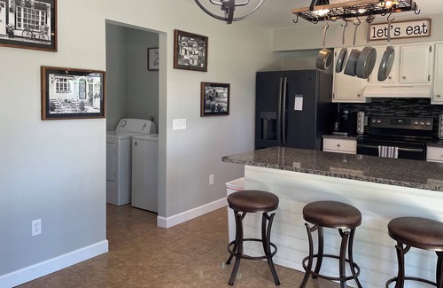 Saint Marys  Allen County House | Beautiful House Minutes from Lutheran Hospital!